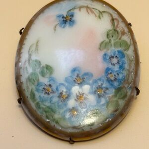 Antique Victorian 1800s Brass & Porcelain Hand Painted Brooch 2.1/8”